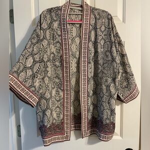 Roomy fit. I’m a size 6 and 5’4”.